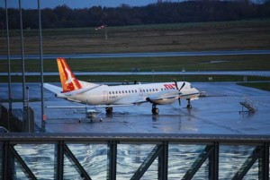 Eine Saab 2000 der OLT auf dem Flughafen Bremen