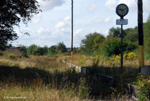 Verlassene Gleise am Bahnhof Klütz