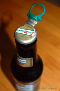 bier_oeffner2 Lasche nach oben ziehen