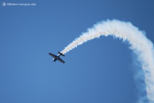 Kunstflieger bei einem Looping