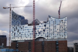 Kräne an der Elbphilharmonie