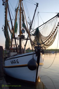 Krabbenfischerboot mit Netzen