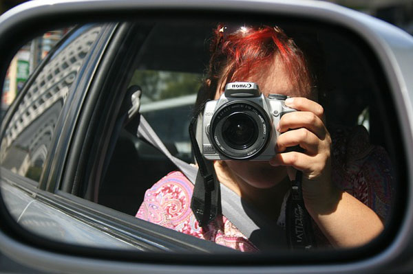 Fotograf im Auto unterwegs | Foto: strangewriter42, pixabay.com, CC0 Creative Commons