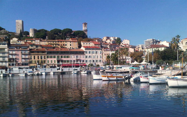 Hafen in Cannes | Foto: von Guy Lebègue [CC BY-SA 3.0 (https://creativecommons.org/licenses/by-sa/3.0)], vom Wikimedia Commons