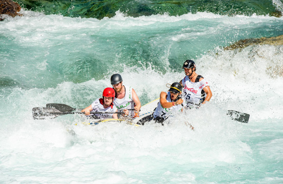 Wildwasser Kanufahrer | Foto: Rune Haugseng on Unsplash